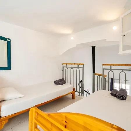 Palm Albergue *