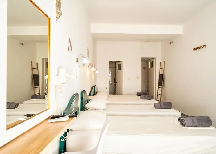Palm Hostel Ίος